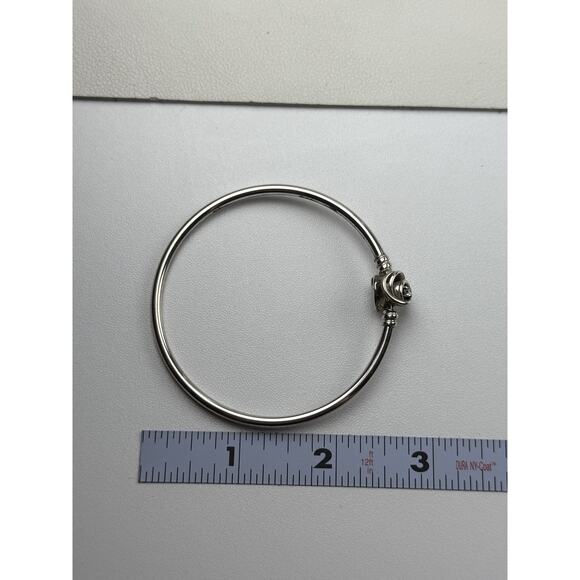Pandora Moments Encircled Clasp Sterling Silver Bracelet #593229C01-17 in Box - Picture 2 of 11